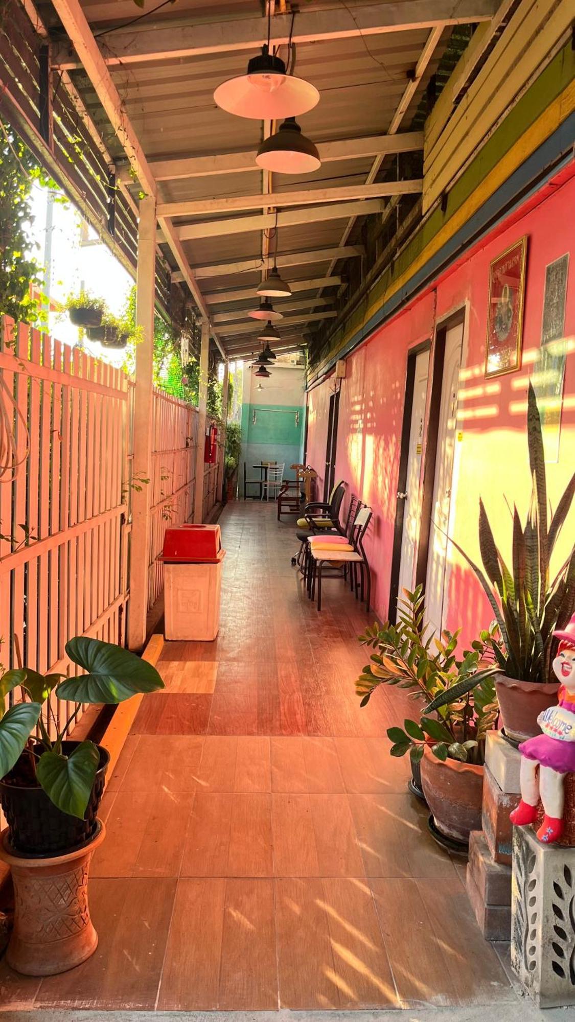 Pa Chalermchai Guesthouse Bangkok Dış mekan fotoğraf
