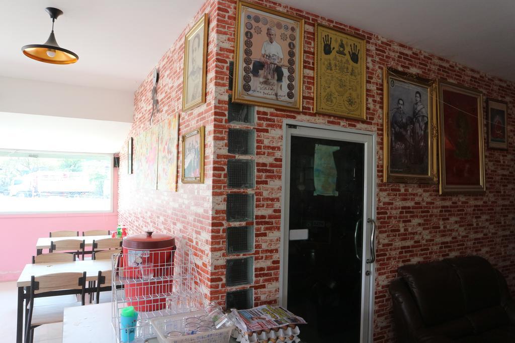 Pa Chalermchai Guesthouse Bangkok Dış mekan fotoğraf